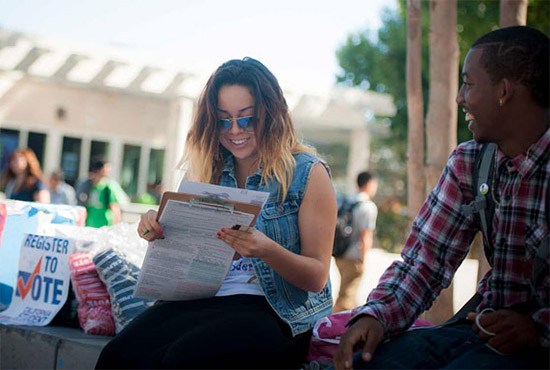 UCSD students register others to VOTE!